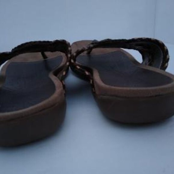 Array Moki Medallion Leather Thong Sandal Brown Women's sz 6.5 - Picture 6 of 7